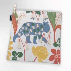 Pot Holder Bear in vegetation White