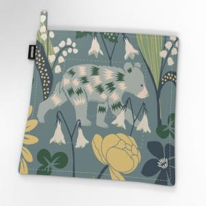 Pot Holder Bear in vegetation Turquose